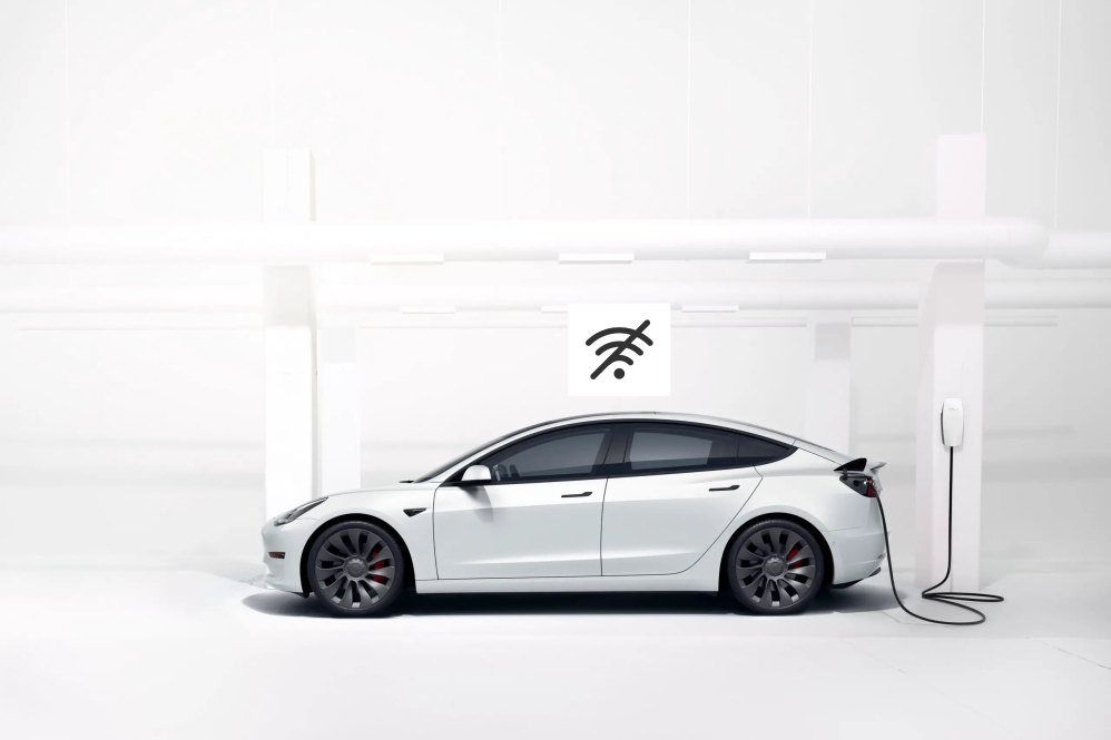 Tesla owners in Ontario face LTE connectivity outage