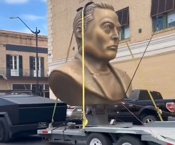 Tesla Cybertruck spotted towing Elon Musk statue in Texas