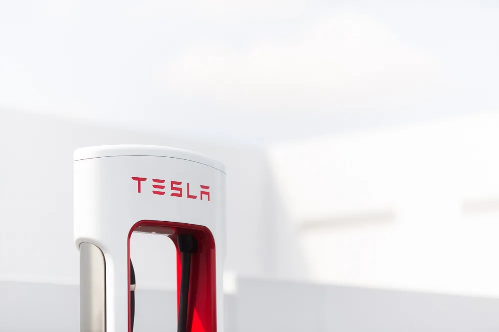 Tesla building fourth Supercharger in Merritt with pull-through stalls [British Columbia]