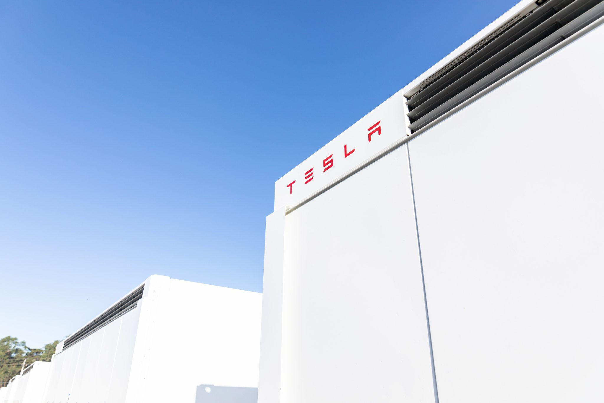 Tesla Megapack site in Queensland begins expansions beside coal plant